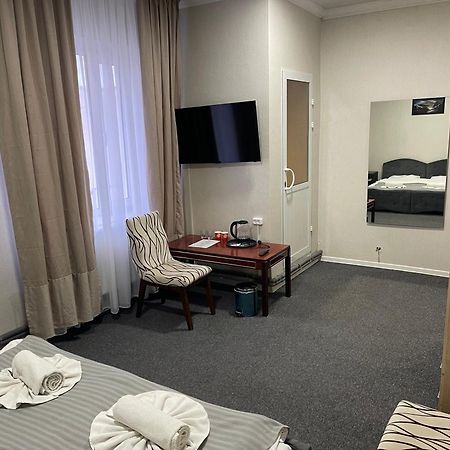 Medelean Hotel Comrat Luaran gambar