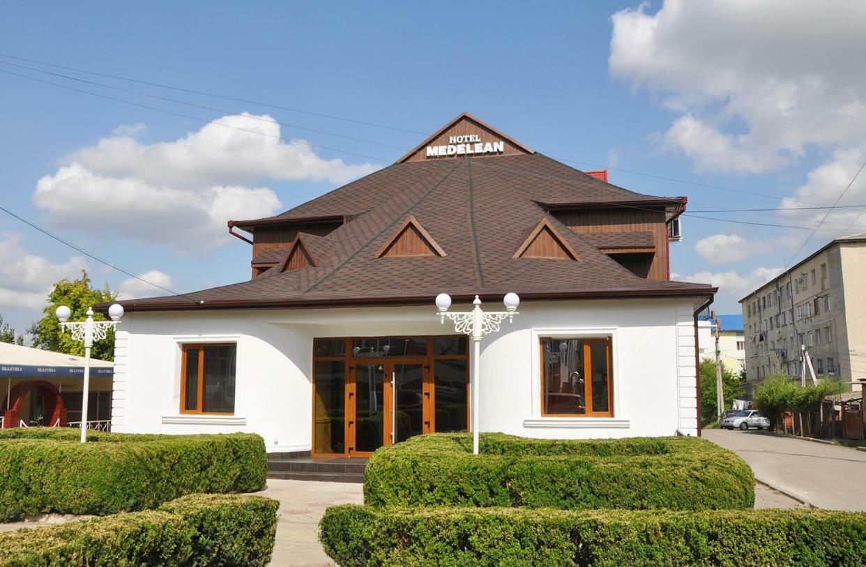 Medelean Hotel Comrat Luaran gambar