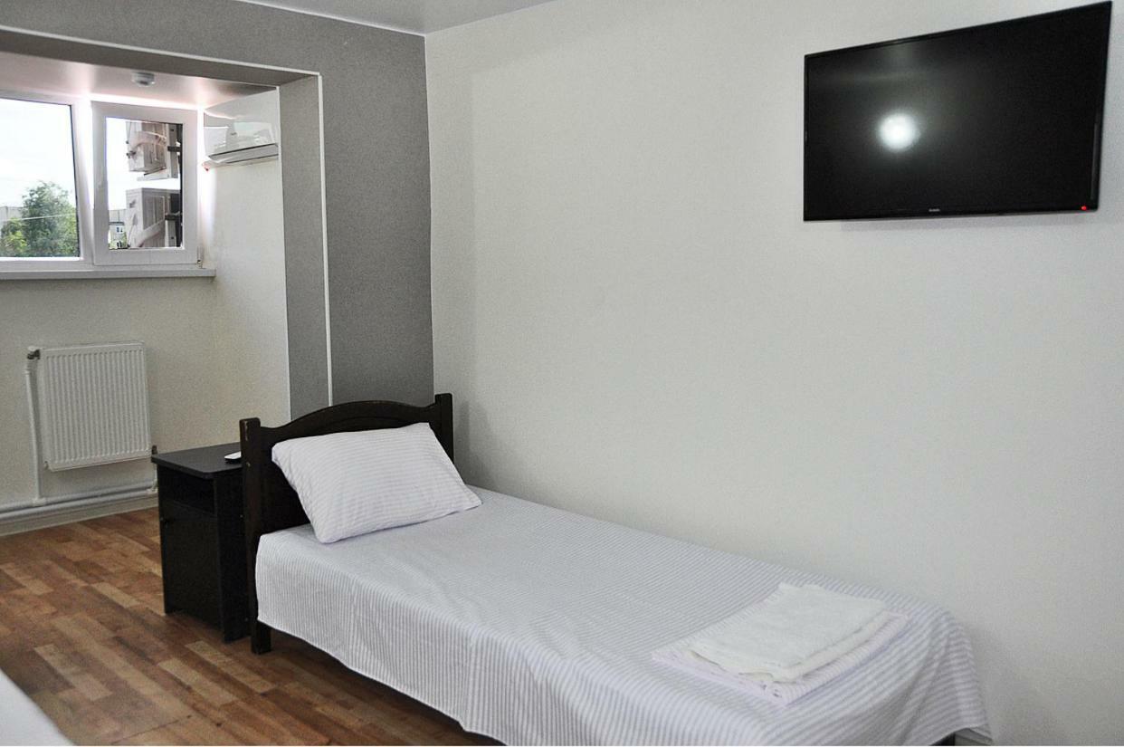 Medelean Hotel Comrat Luaran gambar