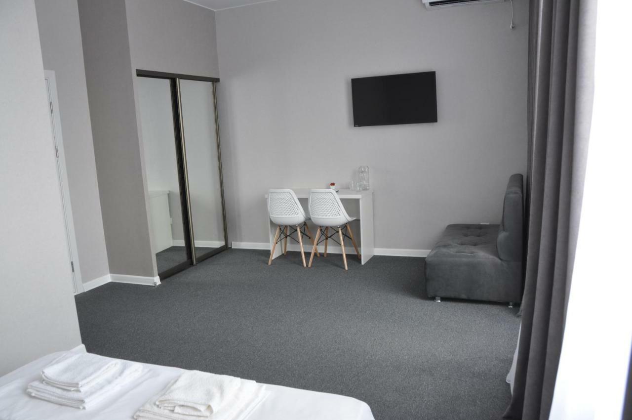 Medelean Hotel Comrat Luaran gambar