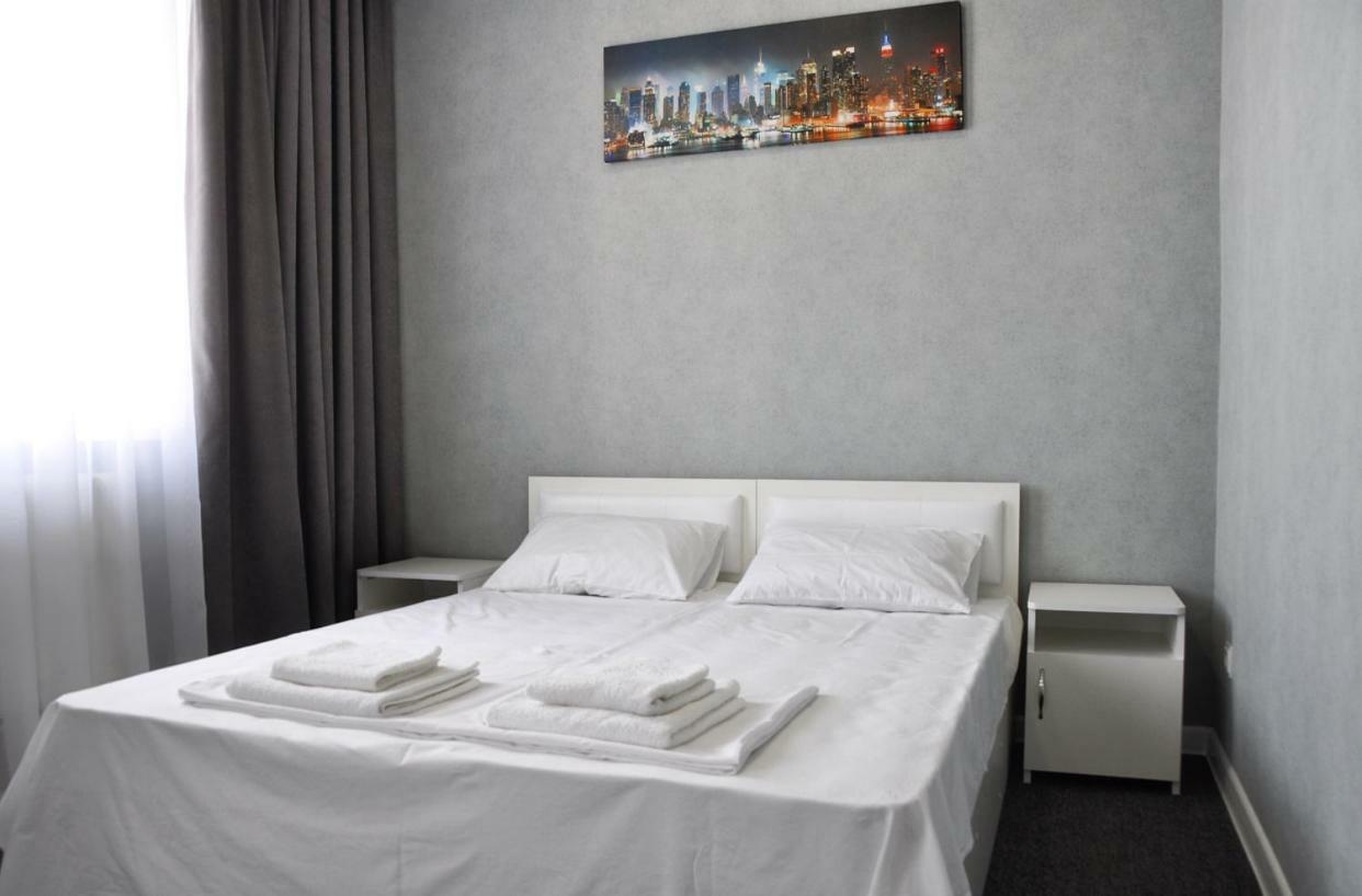 Medelean Hotel Comrat Luaran gambar