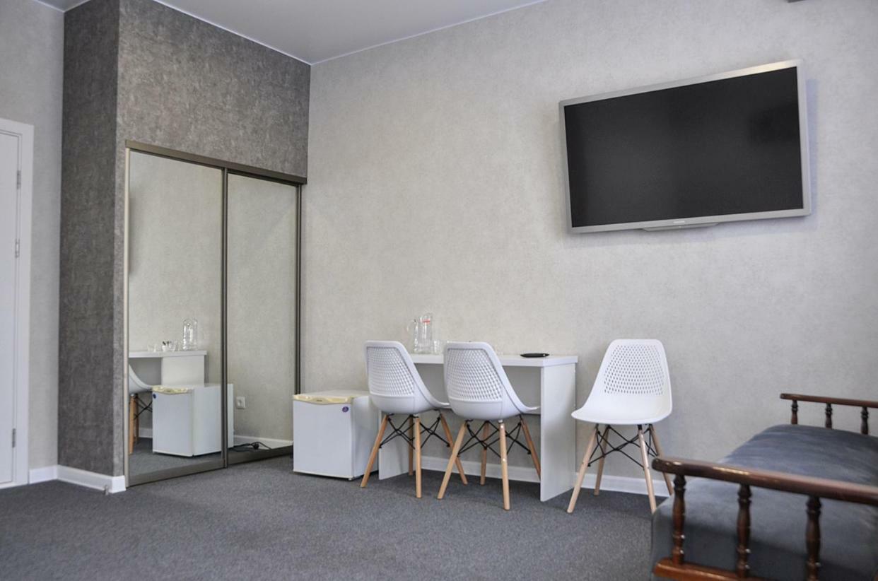 Medelean Hotel Comrat Luaran gambar