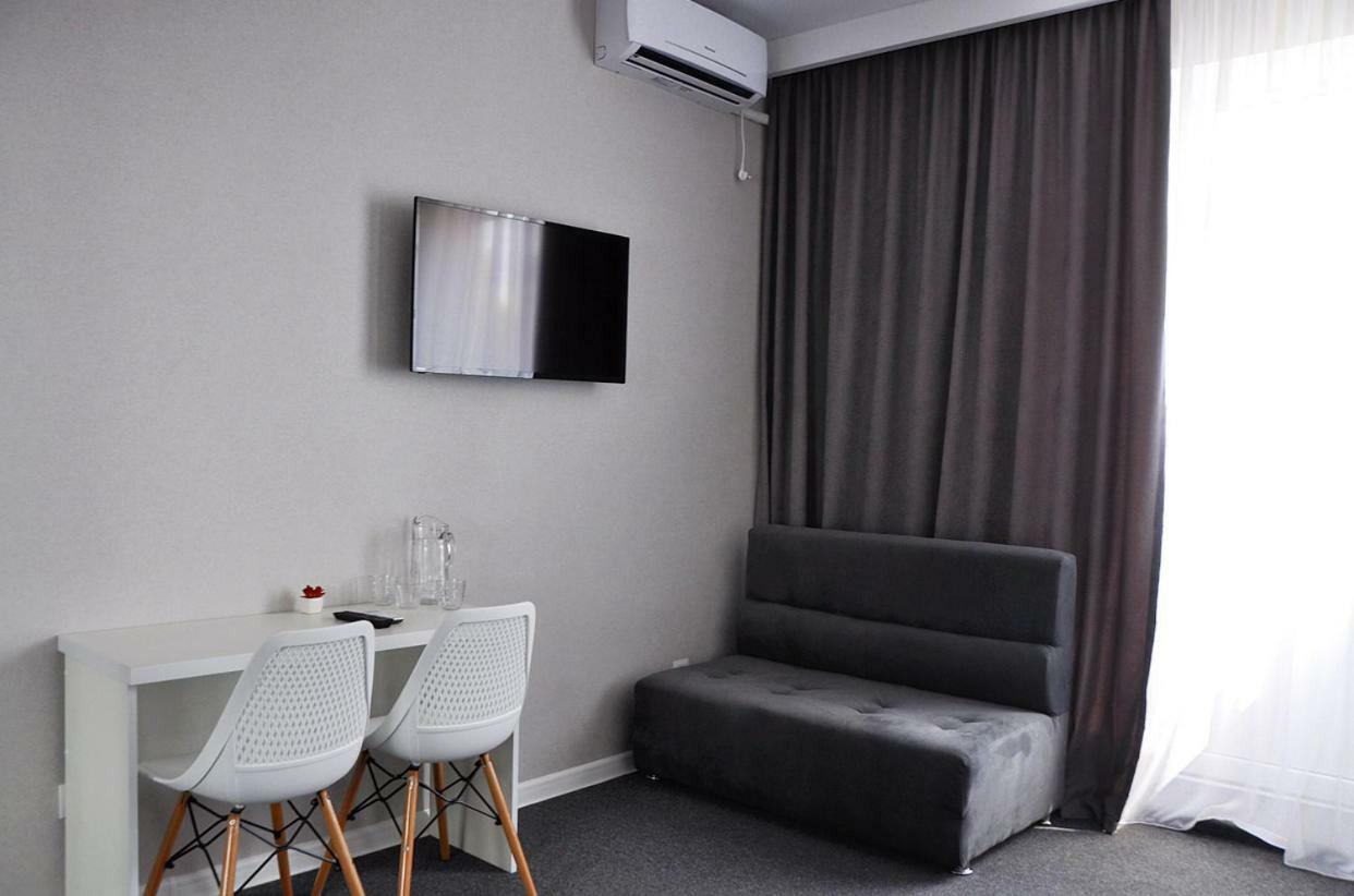 Medelean Hotel Comrat Luaran gambar