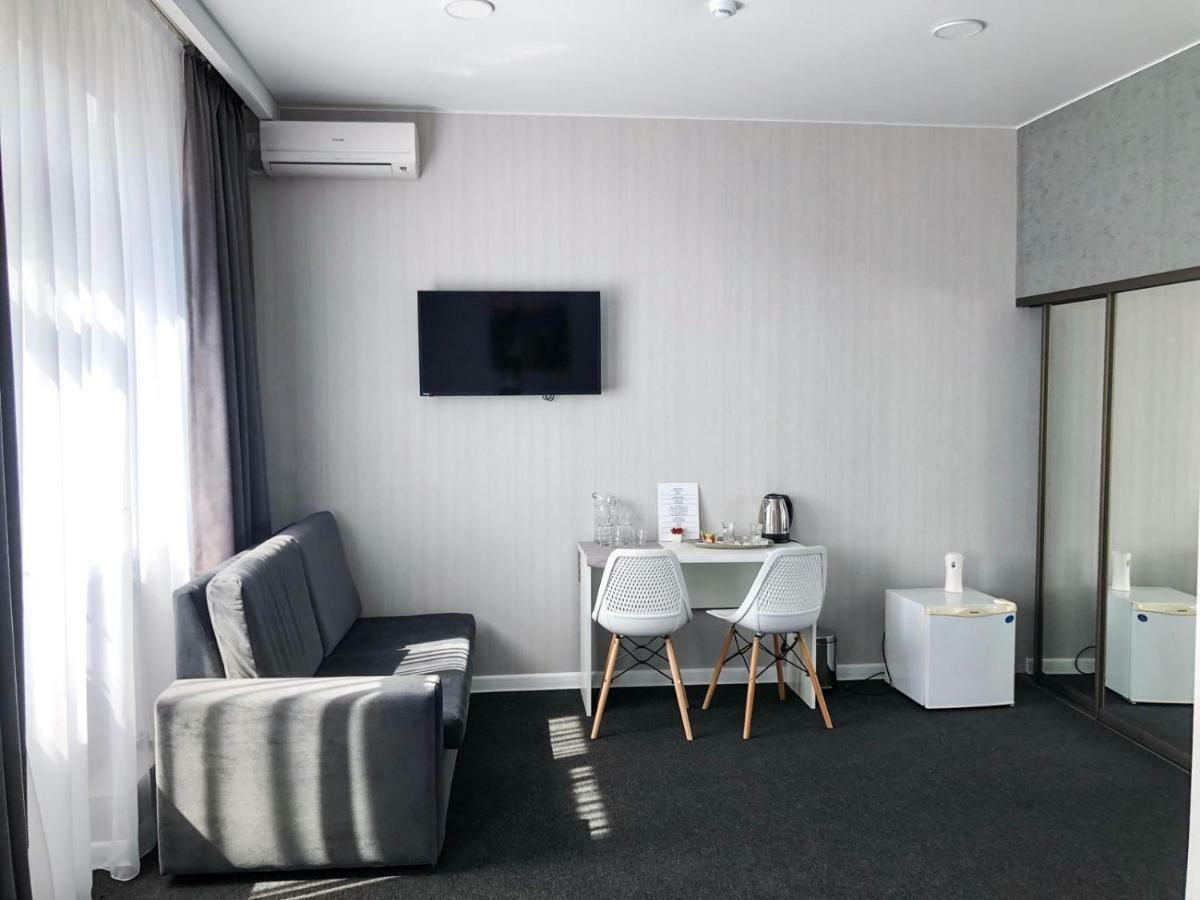 Medelean Hotel Comrat Luaran gambar