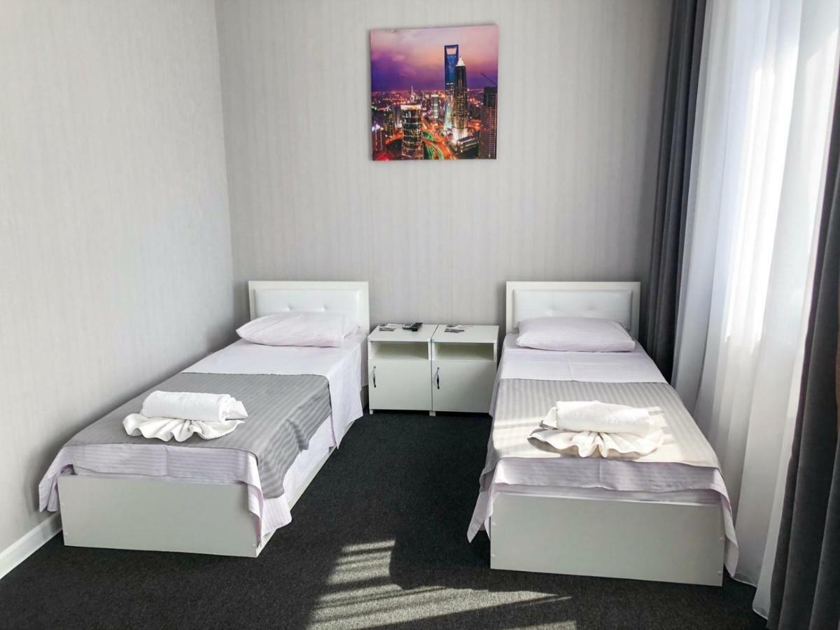 Medelean Hotel Comrat Luaran gambar