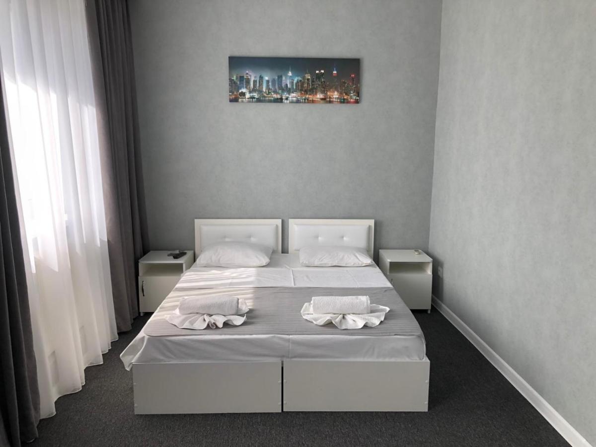 Medelean Hotel Comrat Luaran gambar