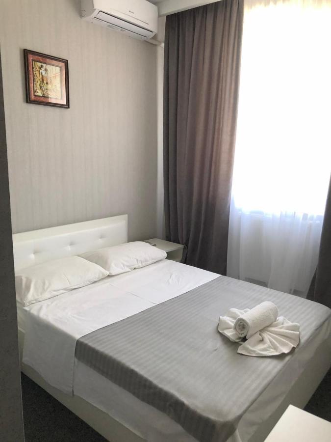 Medelean Hotel Comrat Luaran gambar